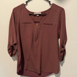 Business casual 3 quarter sleeve shirt